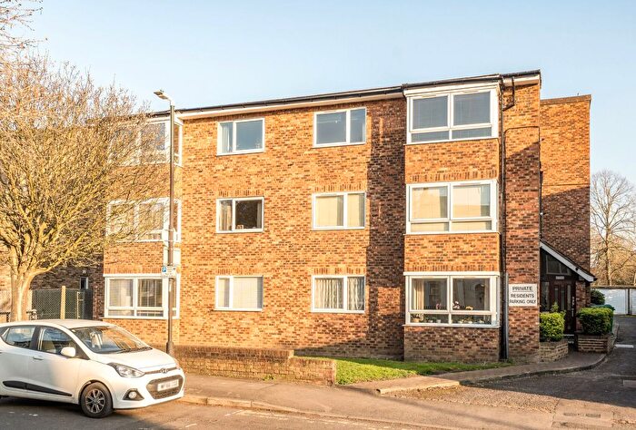 2 Bedroom Flat For Sale In Devonshire Road, London, SW19