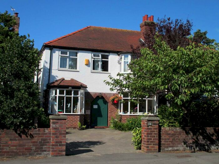 4 Bedroom Semi-Detached House To Rent In Kings Road, Formby, L37