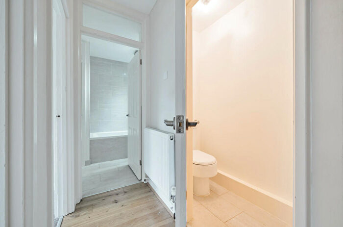 2 Bedroom Apartment To Rent In Kemnal Road, Chislehurst, BR7