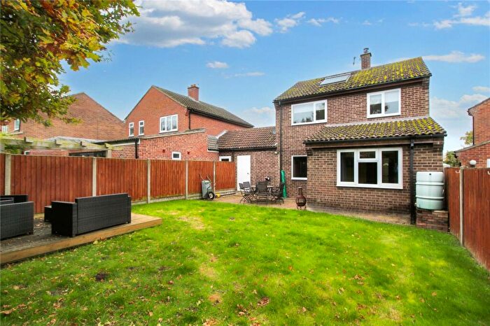 3 Bedroom Link Detached House For Sale In Gale Close, Hales, Norwich, Norfolk, NR14