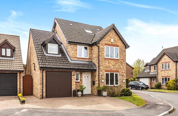 4 Bedroom Semi Detached House To Rent In Saddleback Way, Fleet, GU51