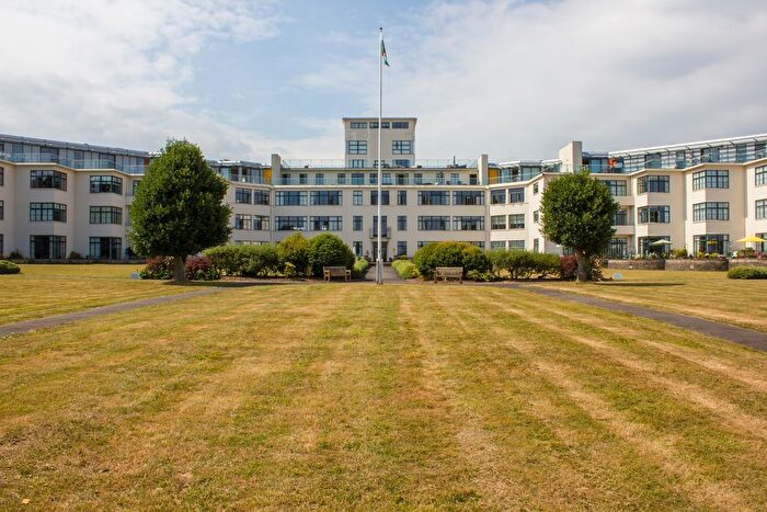 2 Bedroom Flat For Sale In Headlands, Hayes Point, Sully, CF64