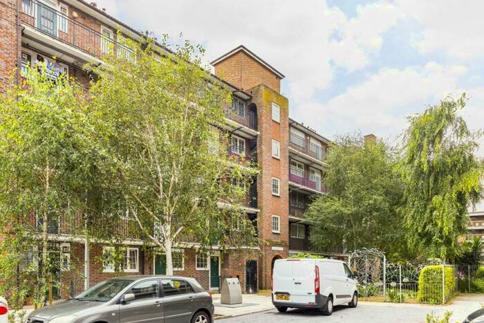 3 Bedroom Flat To Rent In Bromley High Street, Bow, E3