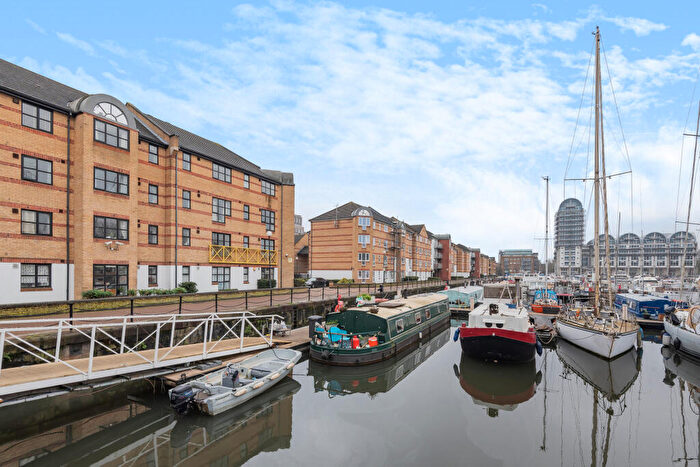 1 Bedroom Apartment To Rent In Windsock Close, Surrey Docks, SE16