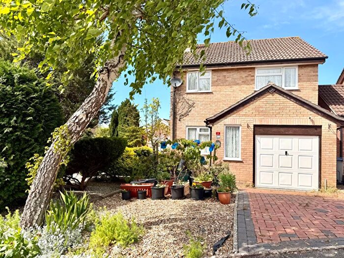 3 Bedroom Detached House For Sale In Westerham Walk, Calne, SN11