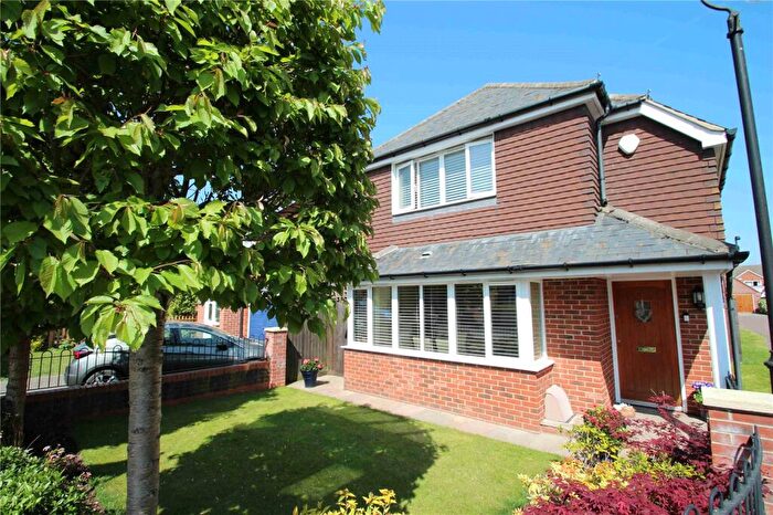 3 Bedroom Detached House For Sale In Williamson Close, Mortimer Common, Reading, Berkshire, RG7