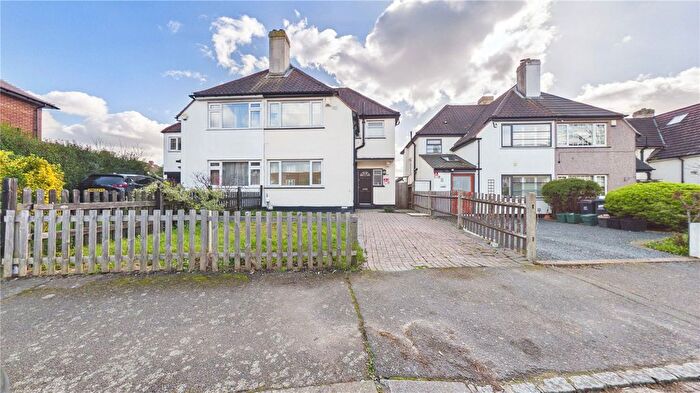 3 Bedroom Semi-detached House For Sale In Clarence Road, London, SE9