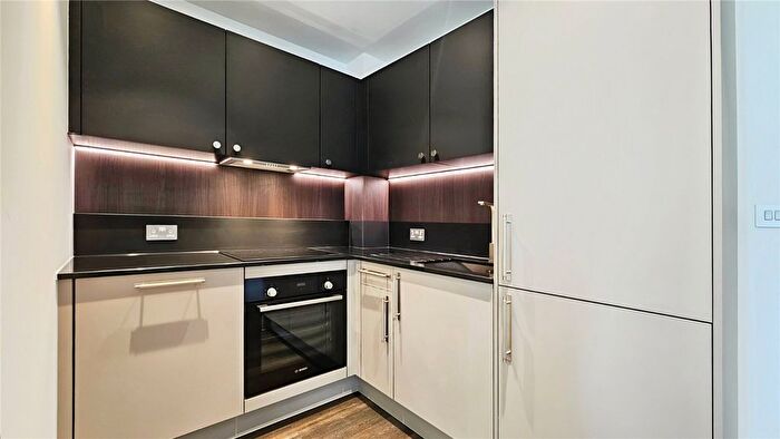 1 Bedroom Flat To Rent In Eden Grove, Staines-Upon-Thames, Surrey, TW18