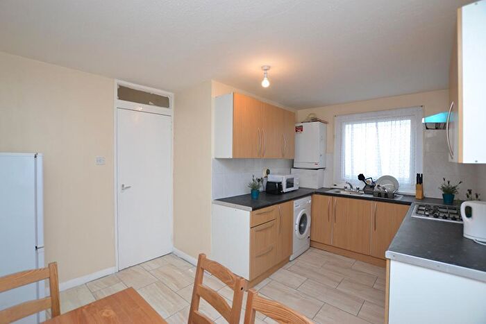 4 Bedroom Maisonette To Rent In Merchant Street, London, E3