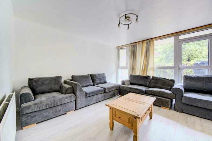 3 Bedroom Maisonette To Rent In Finborough Road, Chelsea, London, SW10
