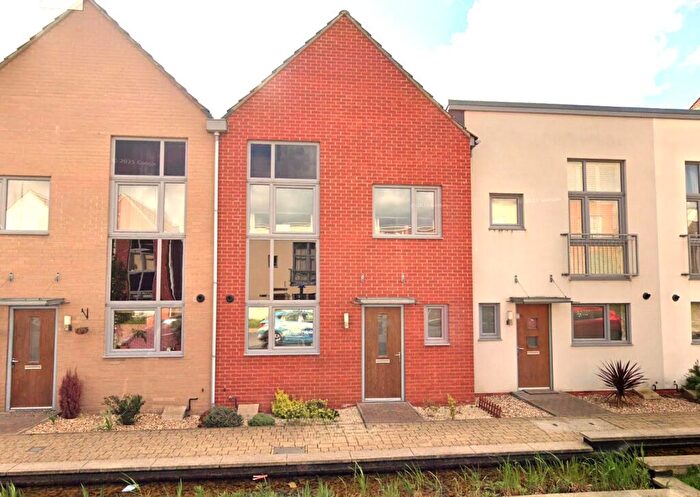 2 Bedroom Apartment To Rent In Shiers Avenue, Dartford, Kent, DA1