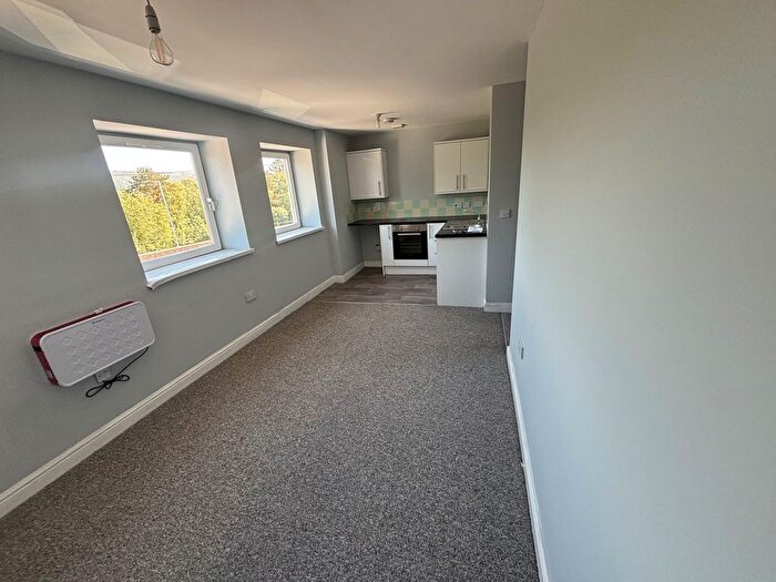 1 Bedroom Flat To Rent In Neath Road, Plasmarl, Swansea, SA6