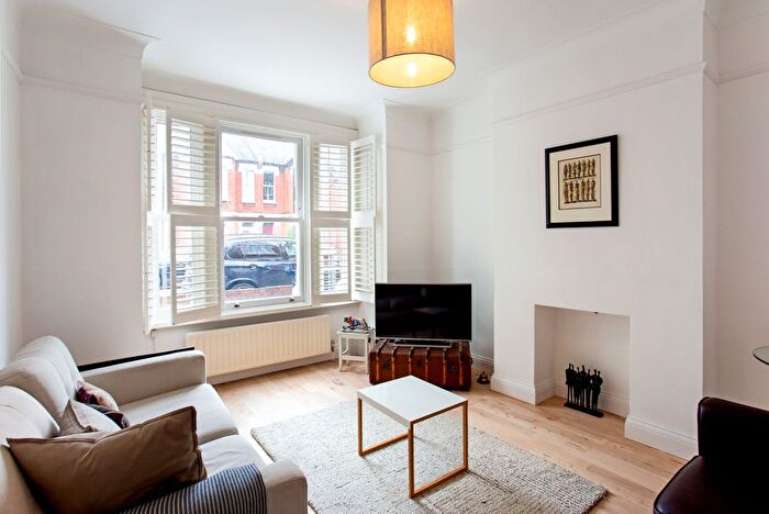 3 Bedroom Semi-Detached House To Rent In Kent Road, Chiswick, London, W4