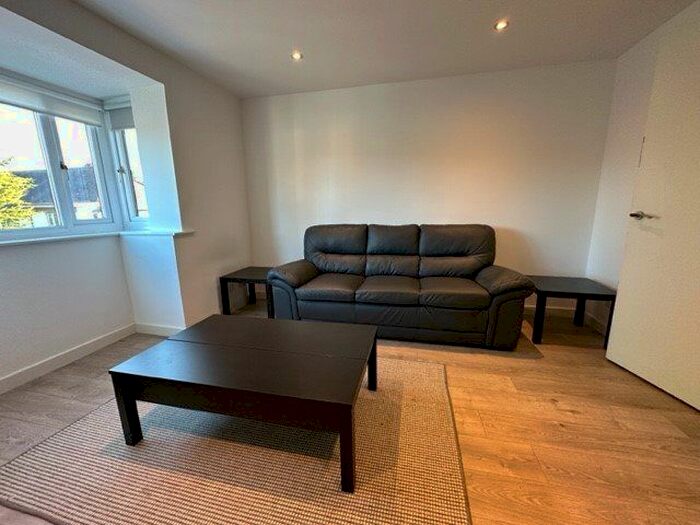 1 Bedroom Flat To Rent In Alliance Close, Wembley, HA0