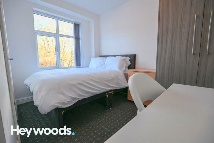 1 Bedroom Terraced House To Rent In Chamberlain Street, Stoke-On-Trent, ST1