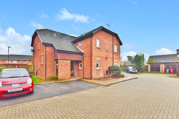 Studio For Sale In Braemar Gardens, Cippenham, Slough, Berkshire, SL1