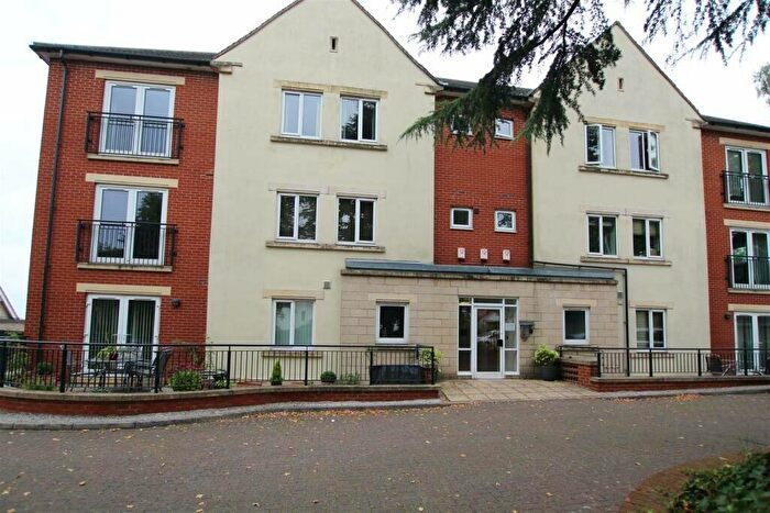 2 Bedroom Flat To Rent In Woodthorpe Drive, Woodthorpe, Nottingham, Nottinghamshire, NG5