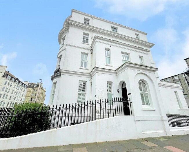 2 Bedroom Flat To Rent In Hartington Place, Eastbourne, BN21
