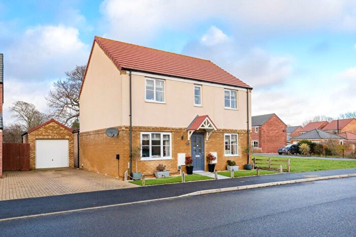 4 Bedroom Detached House For Sale In Pascoe Drive, Ormesby, NR29