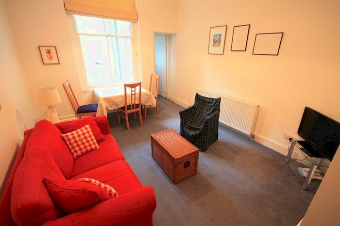1 Bedroom Flat To Rent In Belgrave Road, London, SW1V