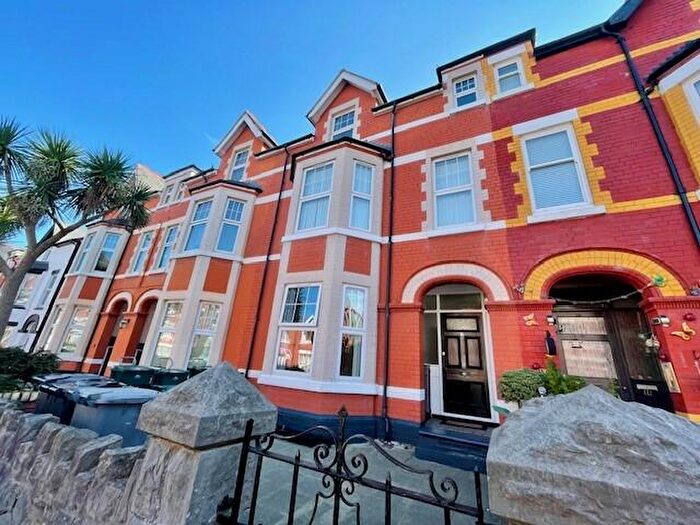 2 Bedroom Flat To Rent In Hawarden Road, Colwyn Bay, LL29