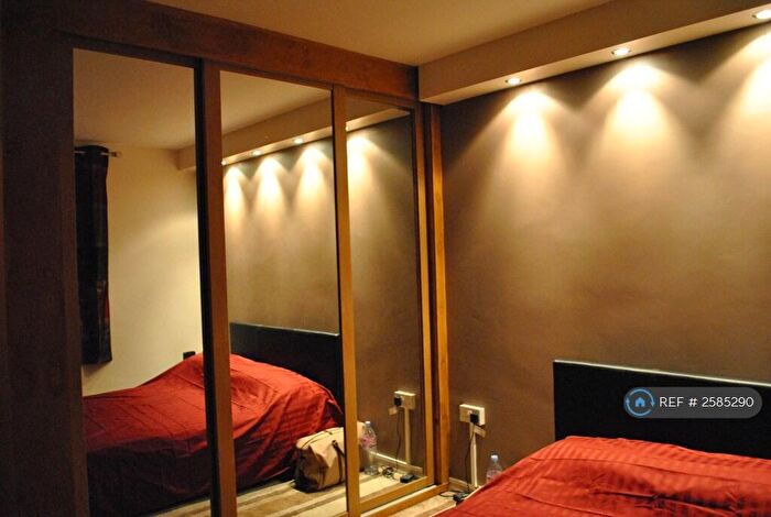 2 Bedroom Flat To Rent In Barkingside, Ilford, IG6