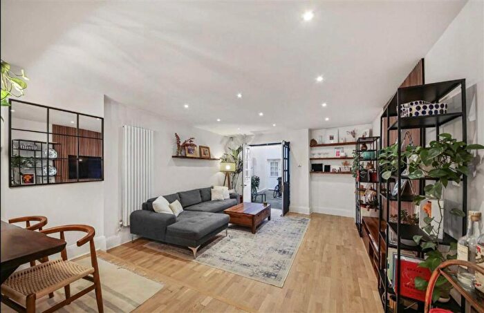 2 Bedroom Flat For Sale In Wheler Street, London, E1