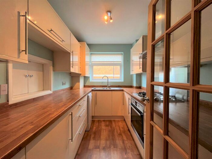 1 Bedroom Apartment To Rent In St. James Road, Sutton, SM1