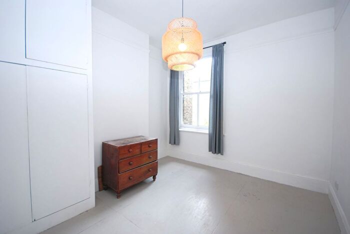 5 Bedroom Terraced House To Rent In Parfett Street, Whitechapel, E1