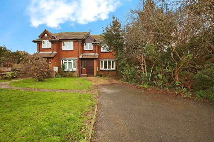 3 Bedroom Semi Detached House For Sale In Beuzeville Avenue, Hailsham, BN27