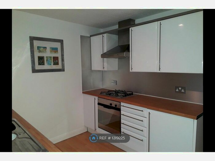 2 Bedroom Flat To Rent In Spen Lane, York YO1