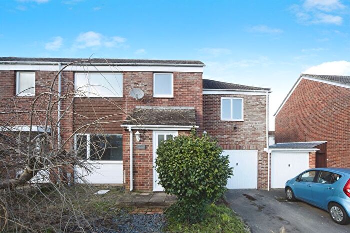 4 Bedroom Semi Detached House For Sale In Broughton Close, Taunton, TA1