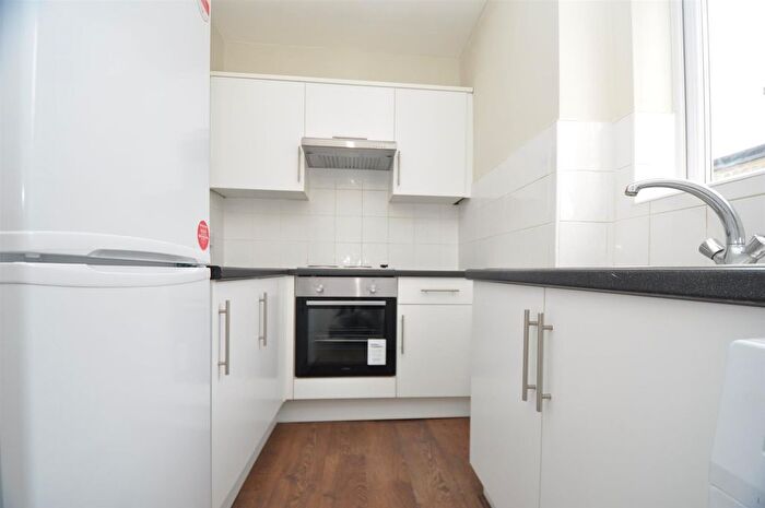 2 Bedroom Flat To Rent In Lea Bridge Road, Leyton, E10
