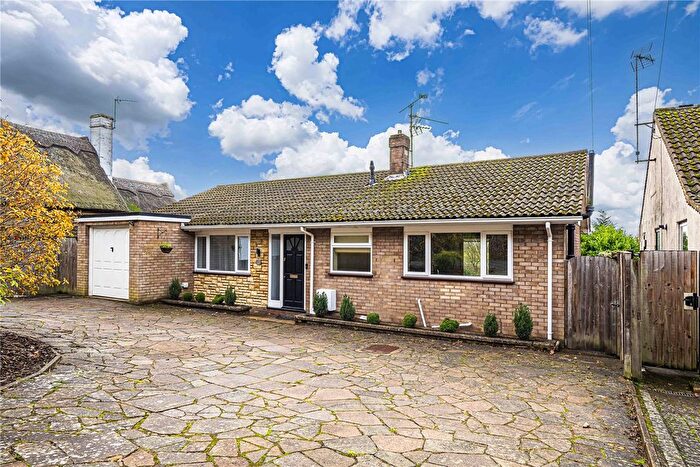 3 Bedroom Bungalow For Sale In Castle Hill Road, Totternhoe, Dunstable, Bedfordshire, LU6