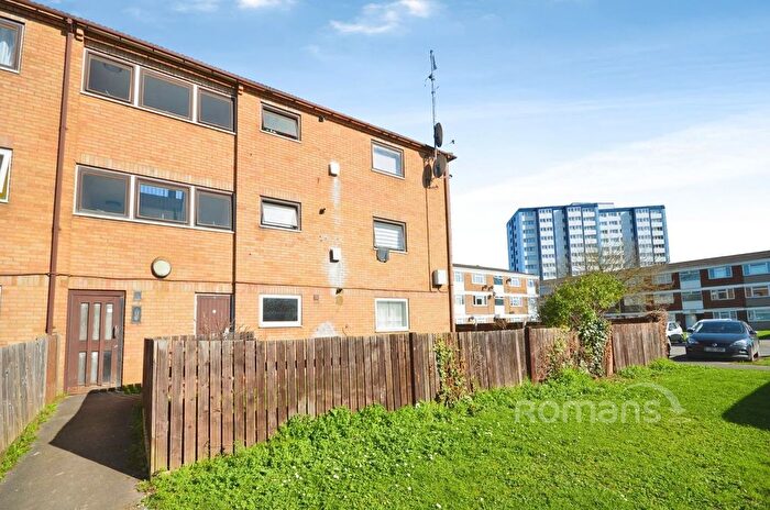 2 Bedroom Flat To Rent In Eden Close, Slough, Berkshire, SL3