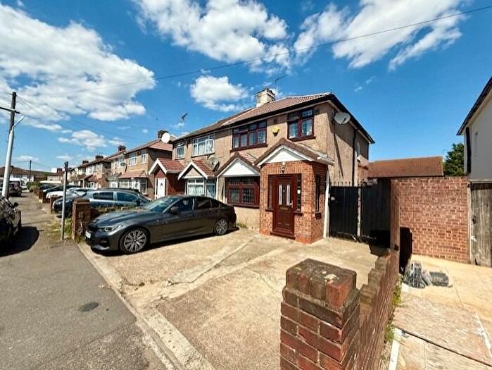4 Bedroom Semi-Detached House To Rent In Doghurst Avenue, Harlington, Hayes, Greater London, UB3