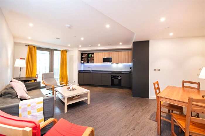 2 Bedroom Apartment To Rent In Western Gateway, Royal Docks, London, E16