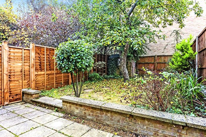 1 Bedroom Flat To Rent In Portland Terrace, Harvey Rd, Town Centre, Guildford, GU1