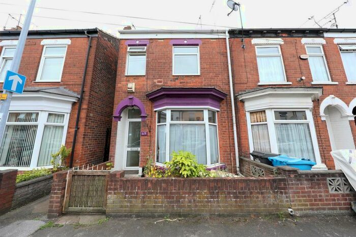 2 Bedroom House To Rent In Thoresby Street, Hull, HU5