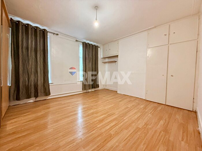 1 Bedroom Flat To Rent In Ley Street, Ilford, IG1
