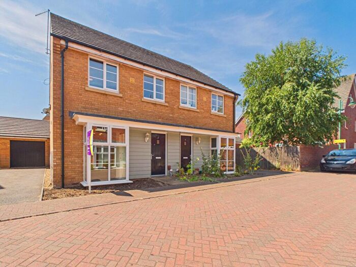 3 Bedroom Semi-Detached House To Rent In Stonewort Avenue, Hampton Vale, PE7
