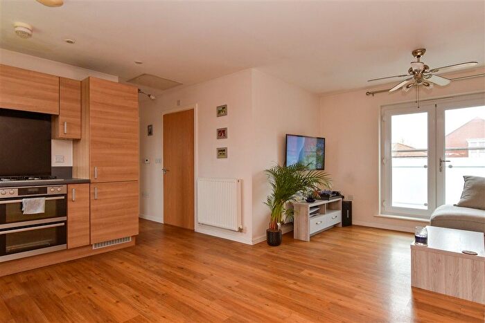 2 Bedroom Property For Sale In Wells Court, Northfleet, Gravesend, Kent, DA11