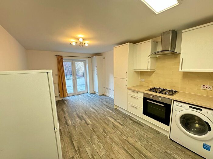 1 Bedroom Flat To Rent In Philip Lane, Seven Sisters, N15