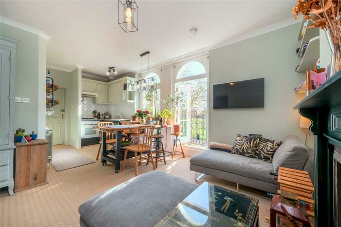 1 Bedroom Flat To Rent In Highbury Crescent, Highbury, N5