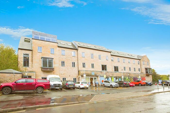 2 Bedroom Flat For Sale In Oldham Road, Sowerby Bridge, West Yorkshire, HX6