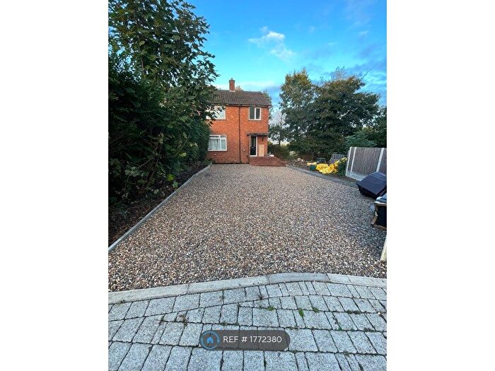 3 Bedroom Semi-Detached House To Rent In Summerhouse Way, Abbots Langley, WD5