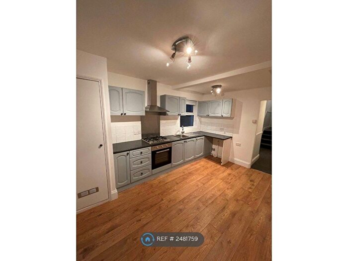 2 Bedroom Flat To Rent In Cotehele Avenue, Plymouth, PL4