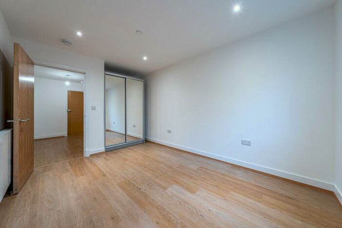 2 Bedroom Apartment To Rent In Well Farm Road Whyteleafe, CR3