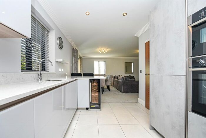 3 Bedroom Flat For Sale In Ivy Park Road, Sheffield, S10