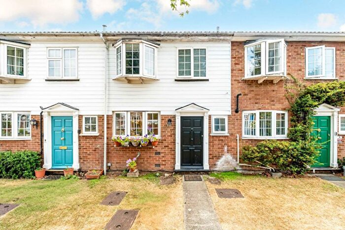 3 Bedroom Property For Sale In Regency Mews, Whitton, TW7
